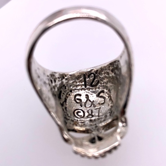 Men's Skull Ring - Picture 9 of 10